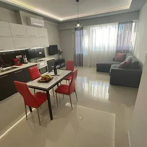 Maxim Deluxe Apartment Appartamento