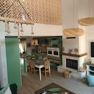 Panos Luxury Apartment Appartamento
